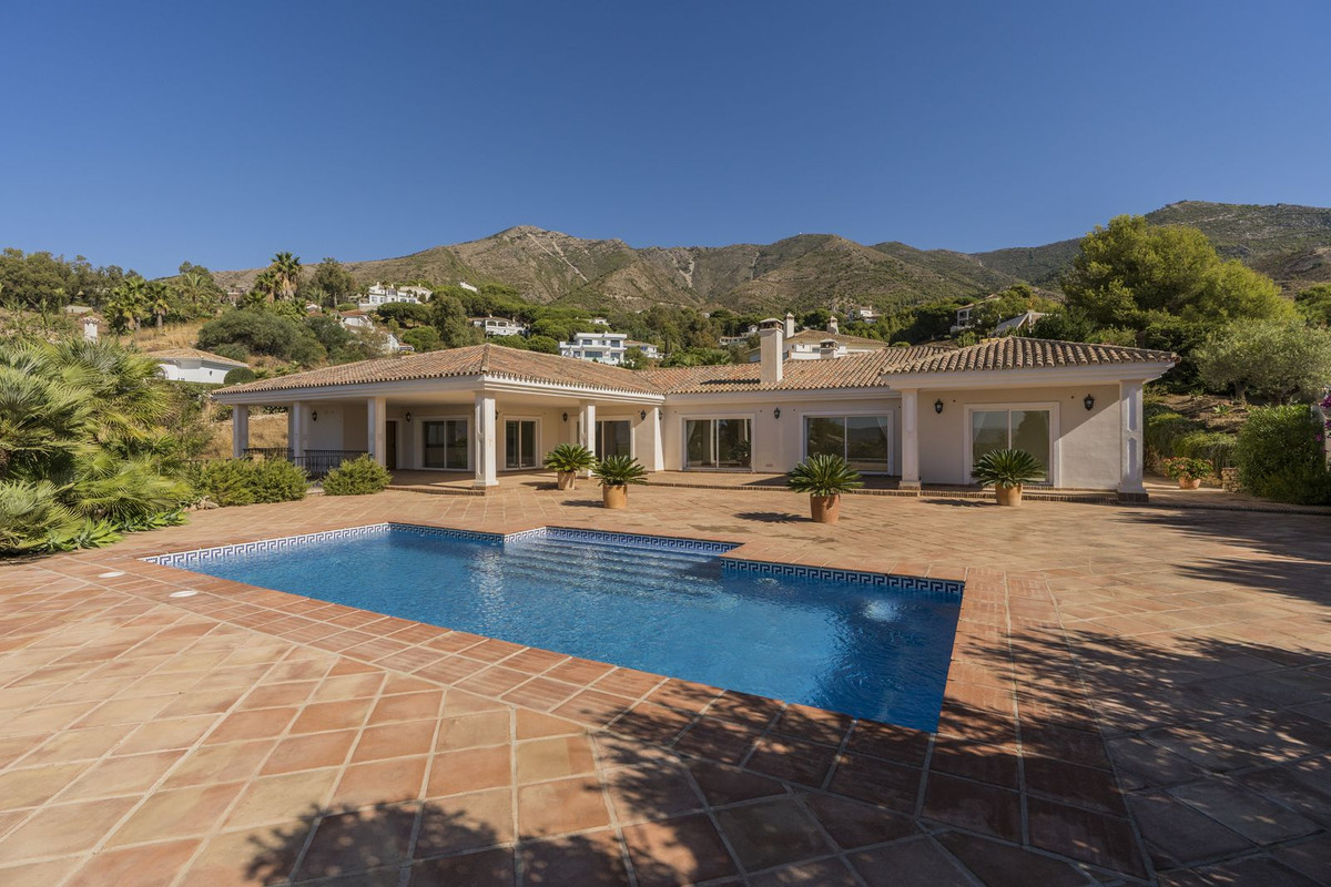 5 Bed Townhouse for sale in Valtocado Costa Del Sol, Málaga, Spain