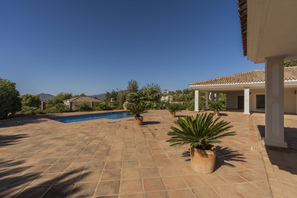 5 Bed Townhouse for sale in Valtocado Costa Del Sol, Málaga, Spain