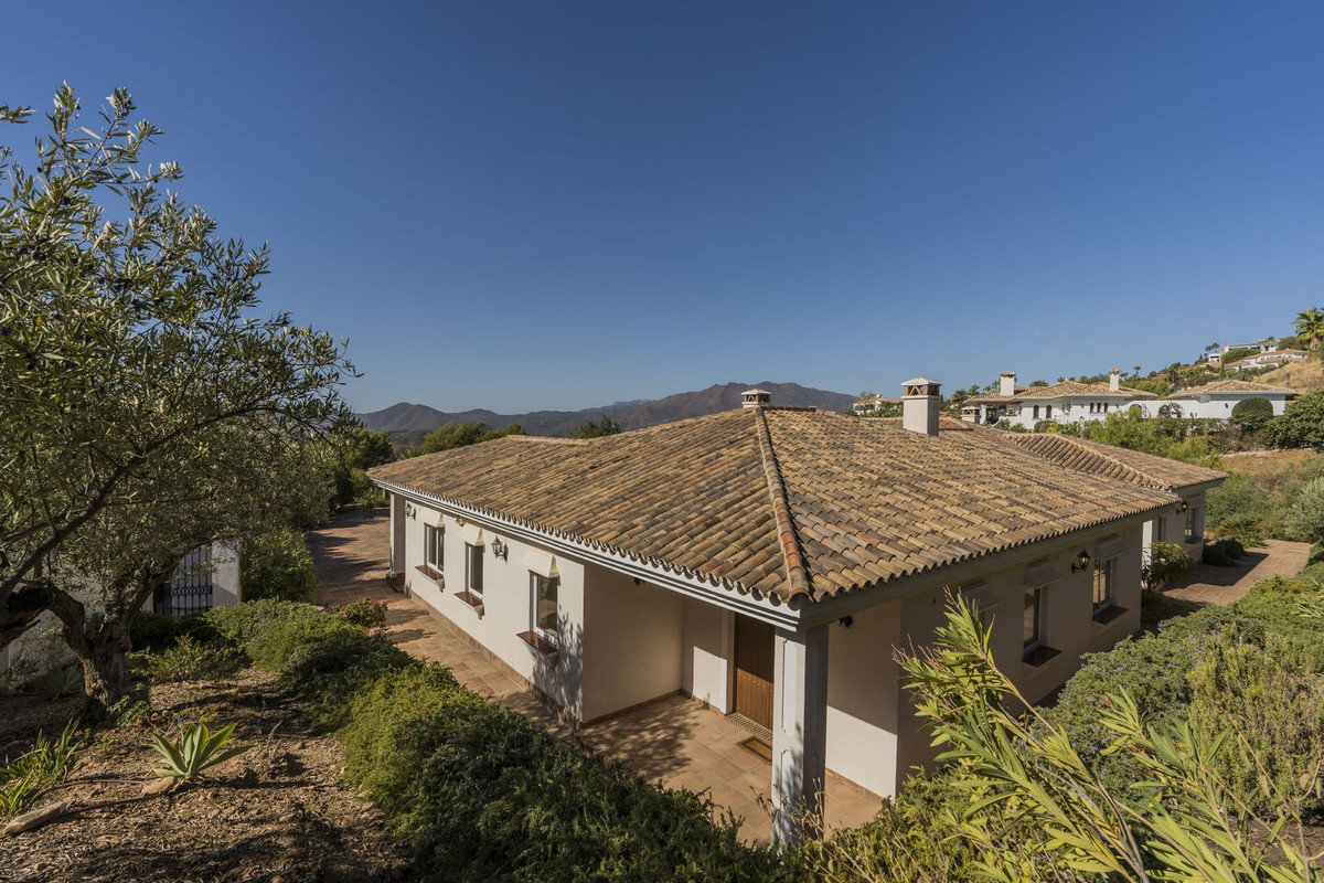 5 Bed Townhouse for sale in Valtocado Costa Del Sol, Málaga, Spain