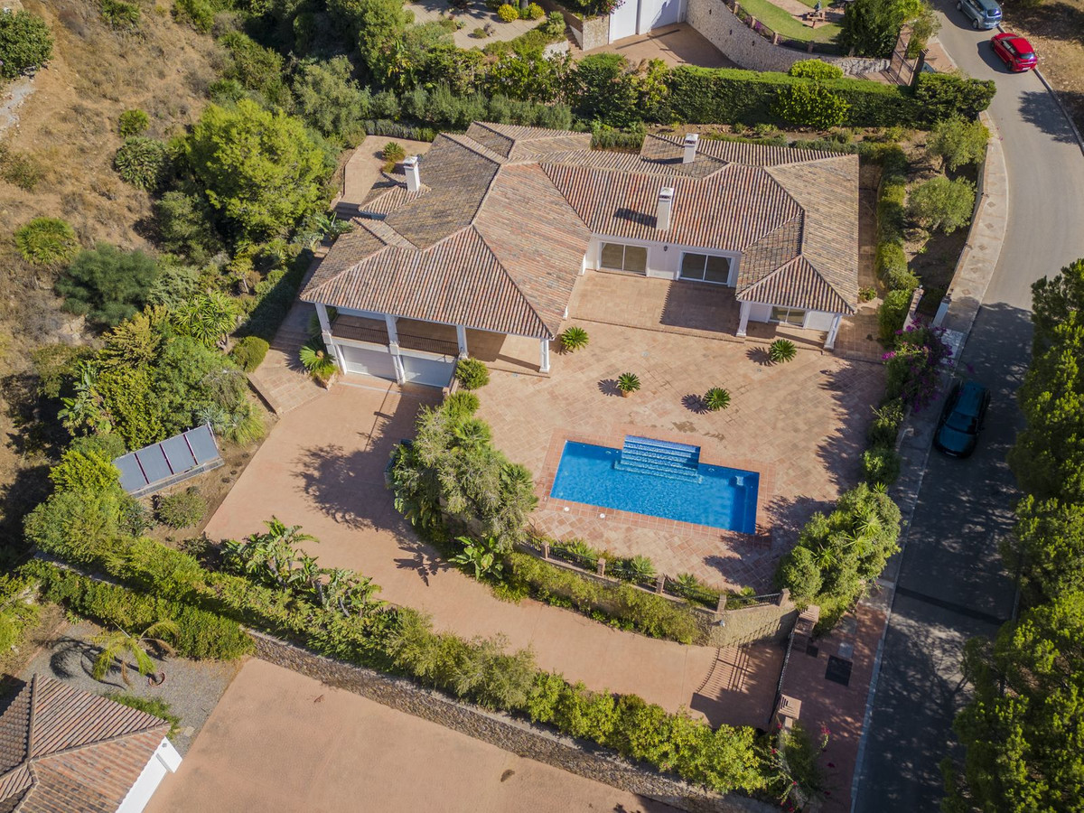 5 Bed Townhouse for sale in Valtocado Costa Del Sol, Málaga, Spain