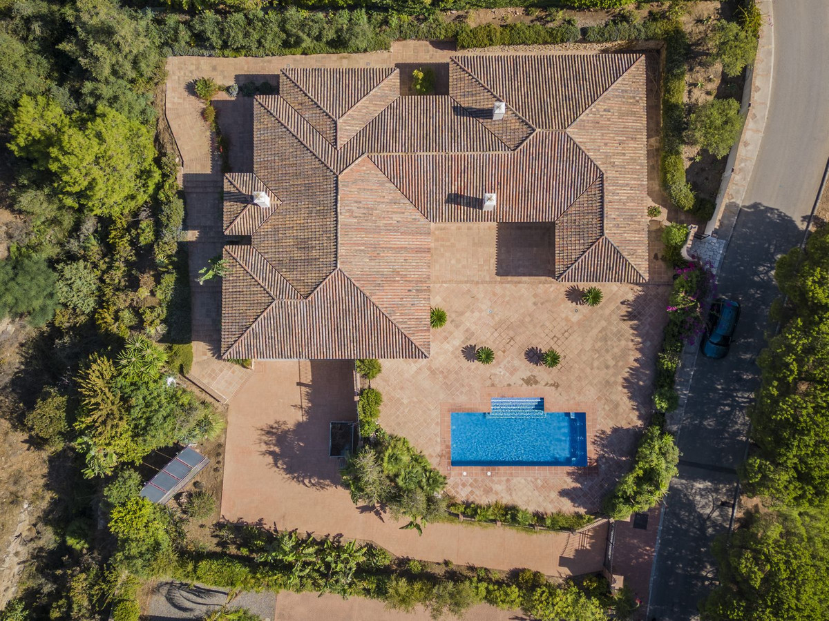 5 Bed Townhouse for sale in Valtocado Costa Del Sol, Málaga, Spain