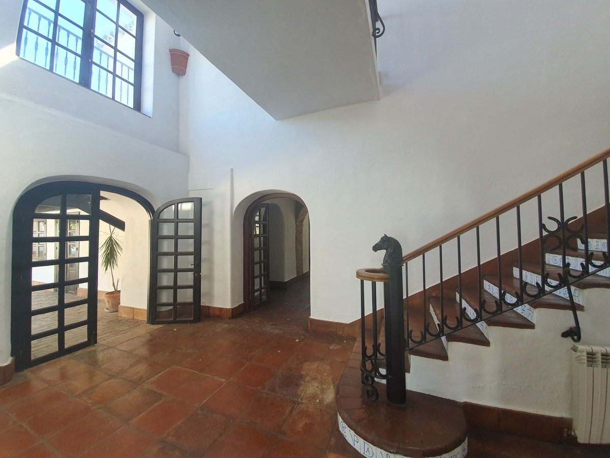 Se vende Finca - Cortijo de 11 dormitorios en Costa Del Sol, Cadiz, España