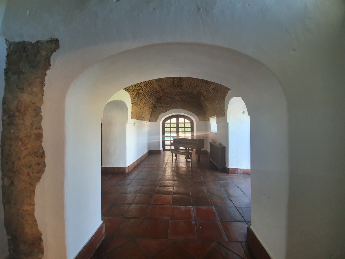 Se vende Finca - Cortijo de 11 dormitorios en Costa Del Sol, Cadiz, España