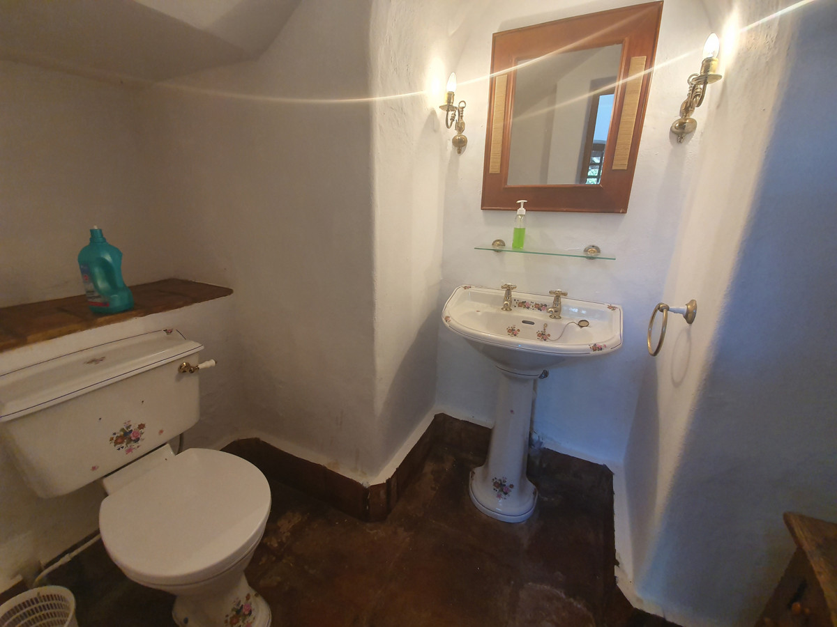 Se vende Finca - Cortijo de 11 dormitorios en Costa Del Sol, Cadiz, España