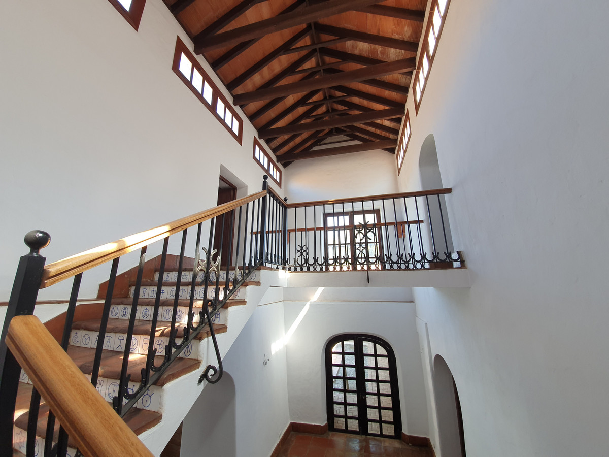 Se vende Finca - Cortijo de 11 dormitorios en Costa Del Sol, Cadiz, España