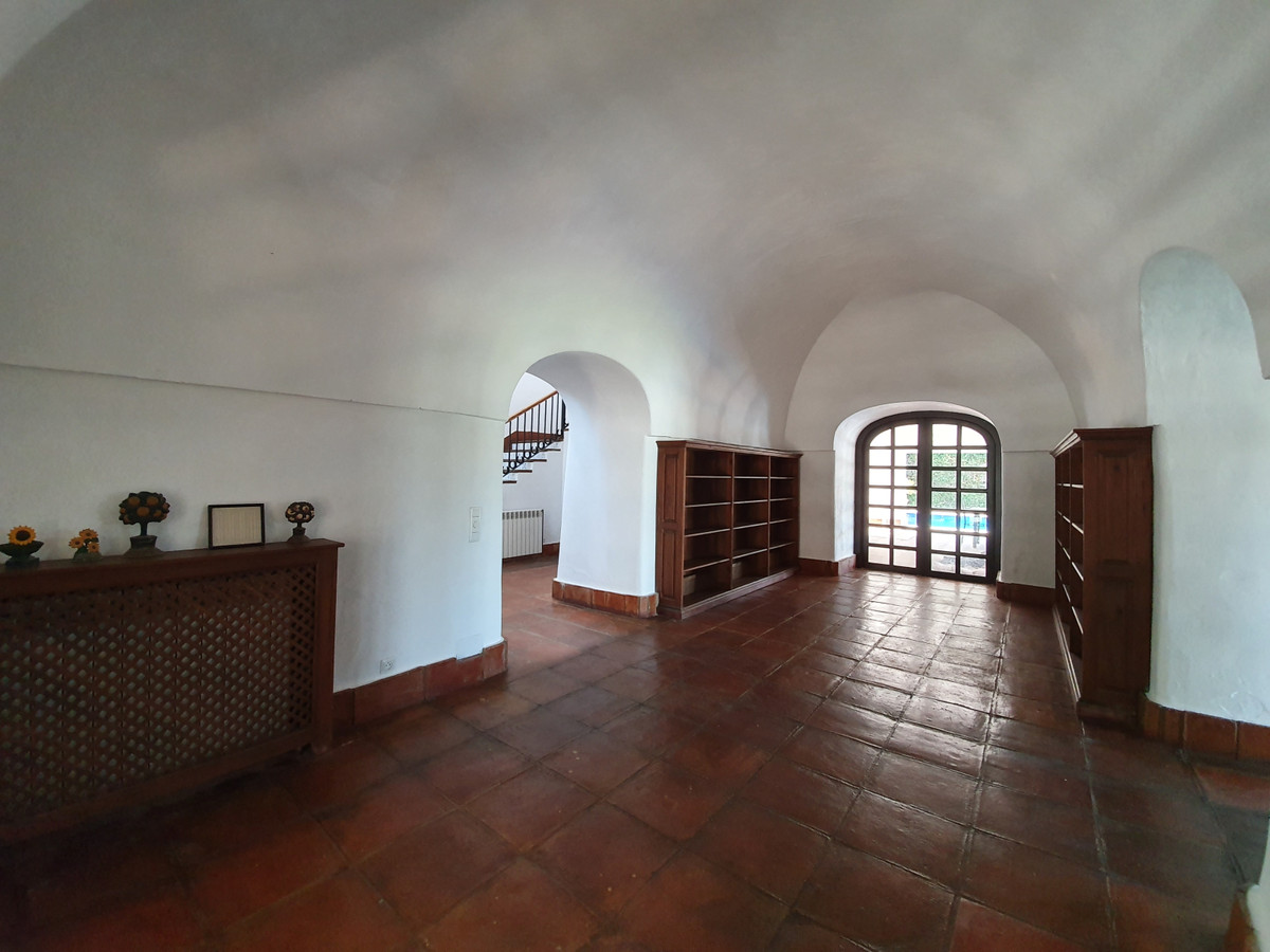 Se vende Finca - Cortijo de 11 dormitorios en Costa Del Sol, Cadiz, España