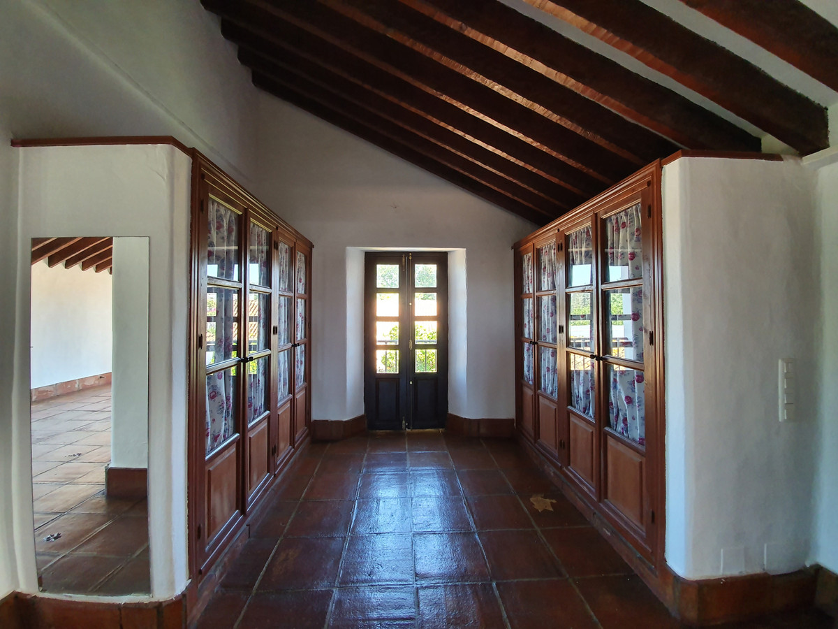 Se vende Finca - Cortijo de 11 dormitorios en Costa Del Sol, Cadiz, España