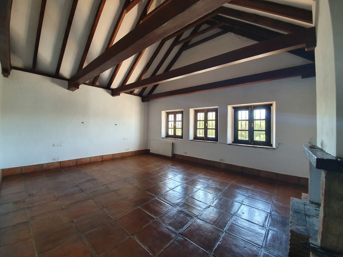 Se vende Finca - Cortijo de 11 dormitorios en Costa Del Sol, Cadiz, España