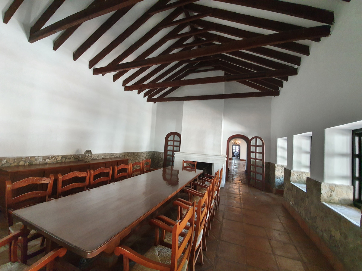 Se vende Finca - Cortijo de 11 dormitorios en Costa Del Sol, Cadiz, España