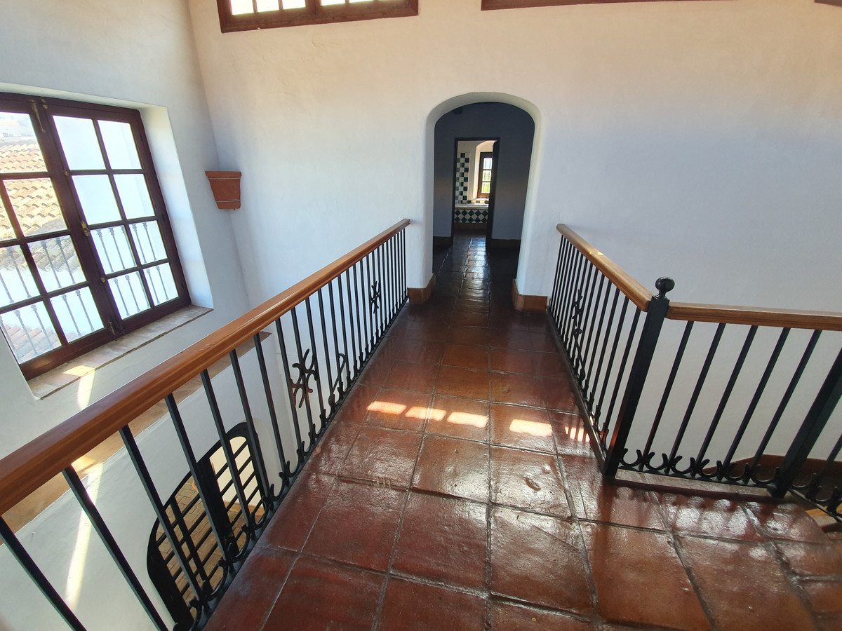 Se vende Finca - Cortijo de 11 dormitorios en Costa Del Sol, Cadiz, España