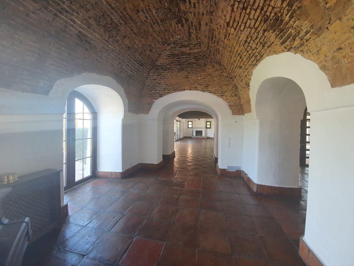 Se vende Finca - Cortijo de 11 dormitorios en Costa Del Sol, Cadiz, España