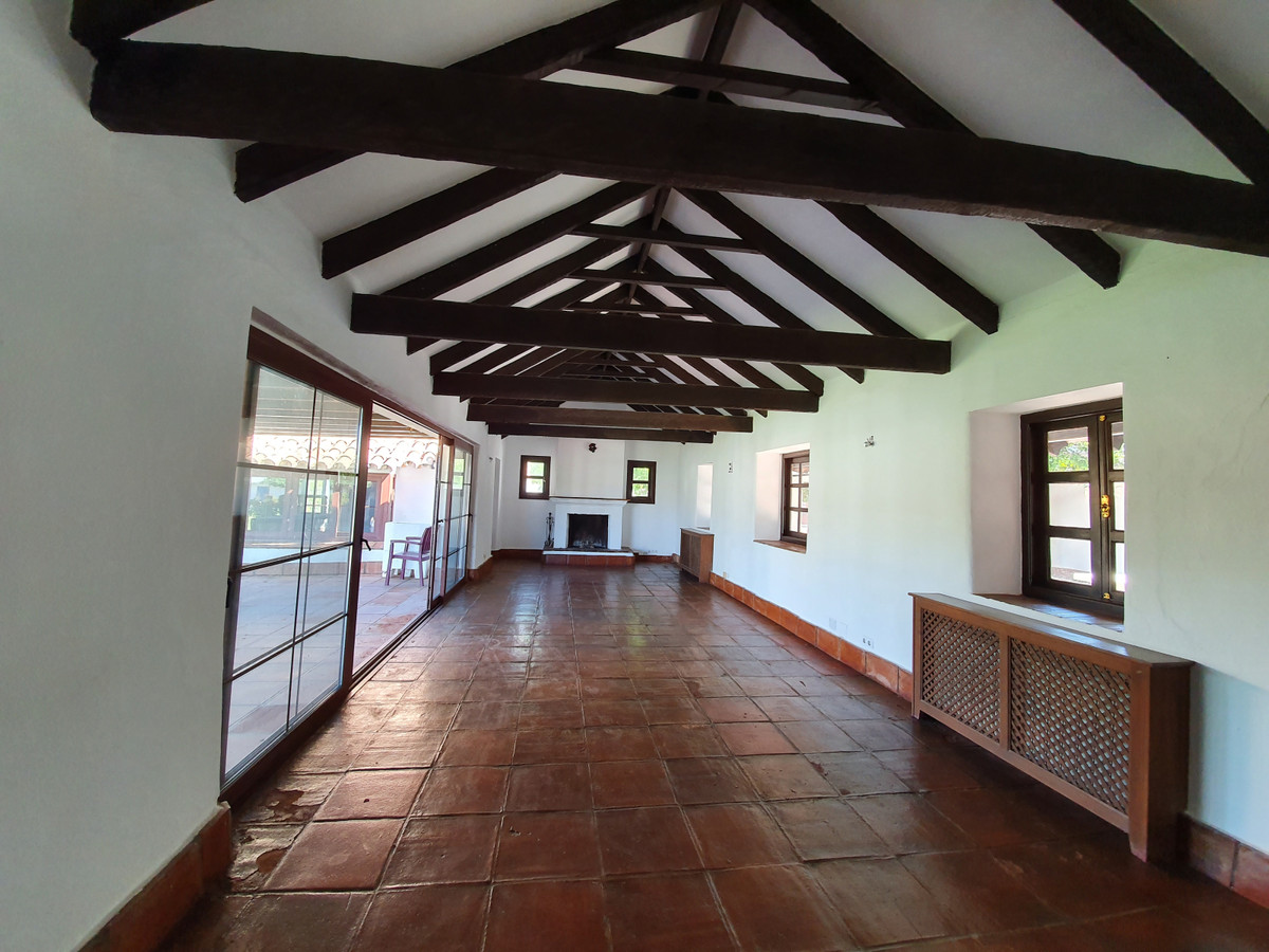 Se vende Finca - Cortijo de 11 dormitorios en Costa Del Sol, Cadiz, España