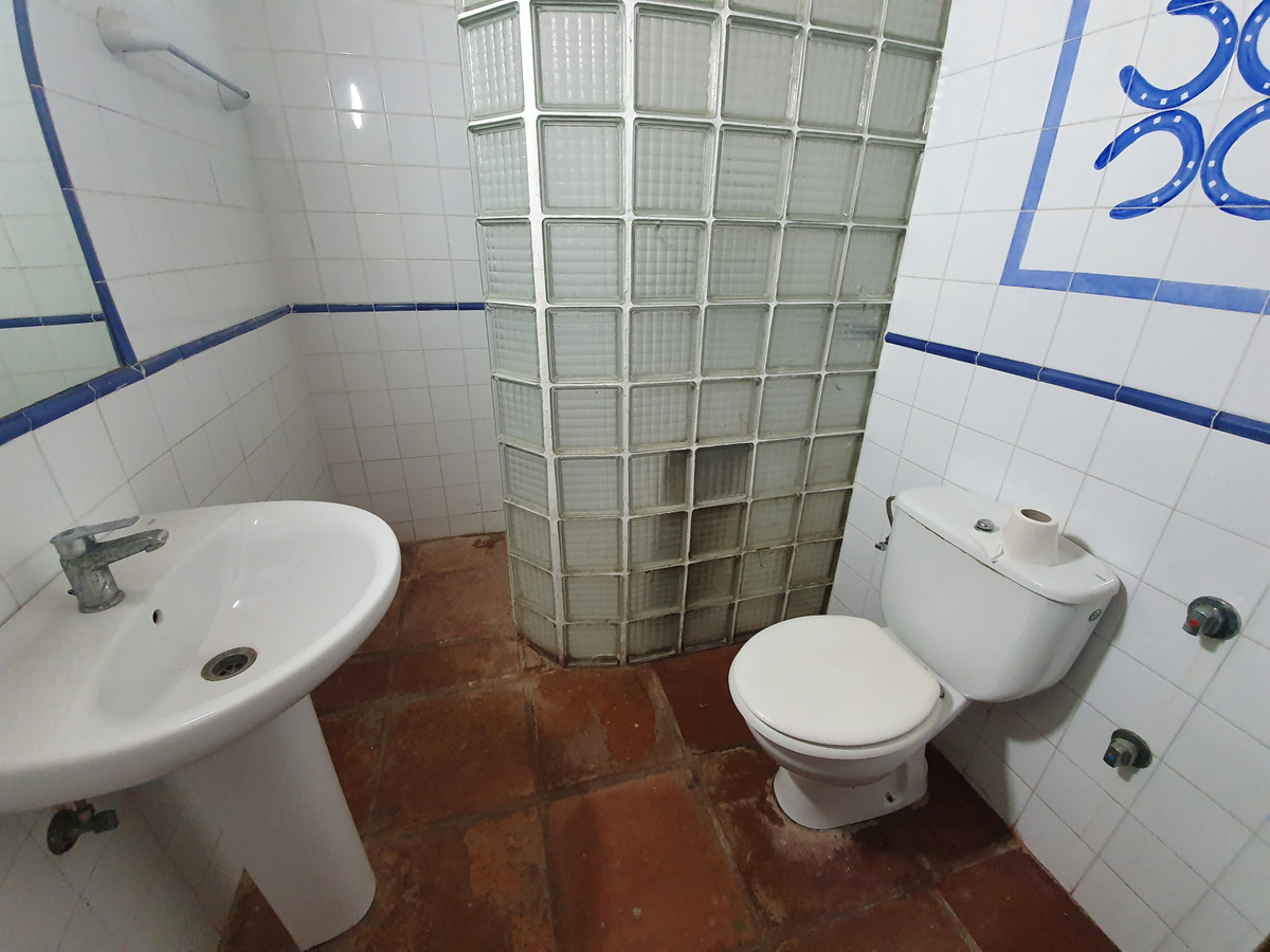 Se vende Finca - Cortijo de 11 dormitorios en Costa Del Sol, Cadiz, España