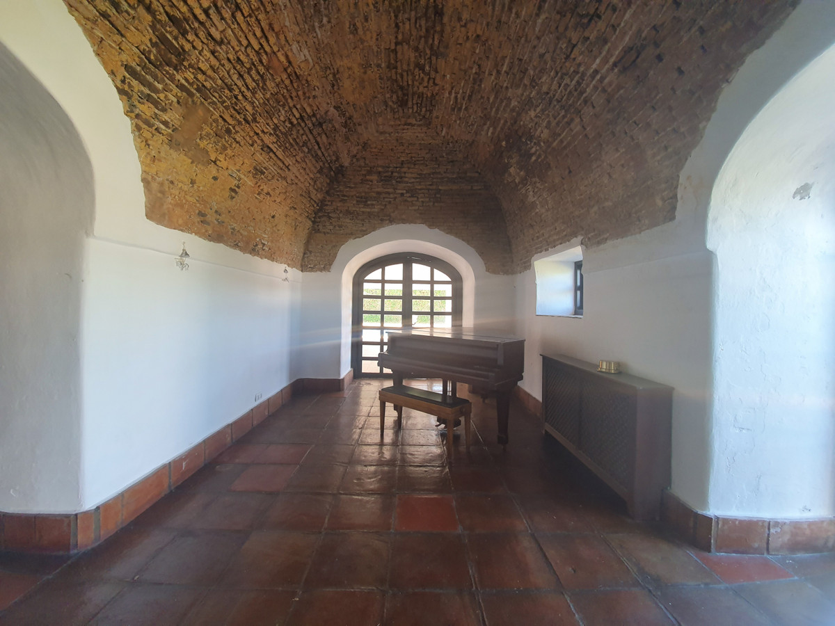 Se vende Finca - Cortijo de 11 dormitorios en Costa Del Sol, Cadiz, España