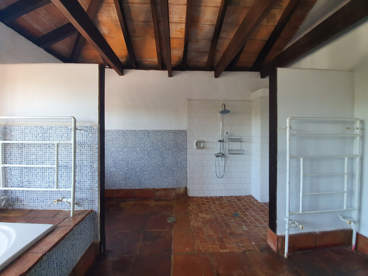 Se vende Finca - Cortijo de 11 dormitorios en Costa Del Sol, Cadiz, España