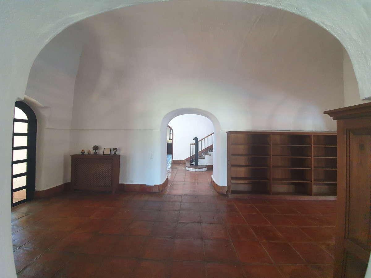 Se vende Finca - Cortijo de 11 dormitorios en Costa Del Sol, Cadiz, España