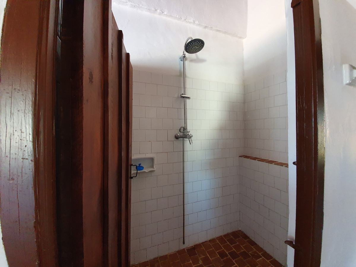 Se vende Finca - Cortijo de 11 dormitorios en Costa Del Sol, Cadiz, España