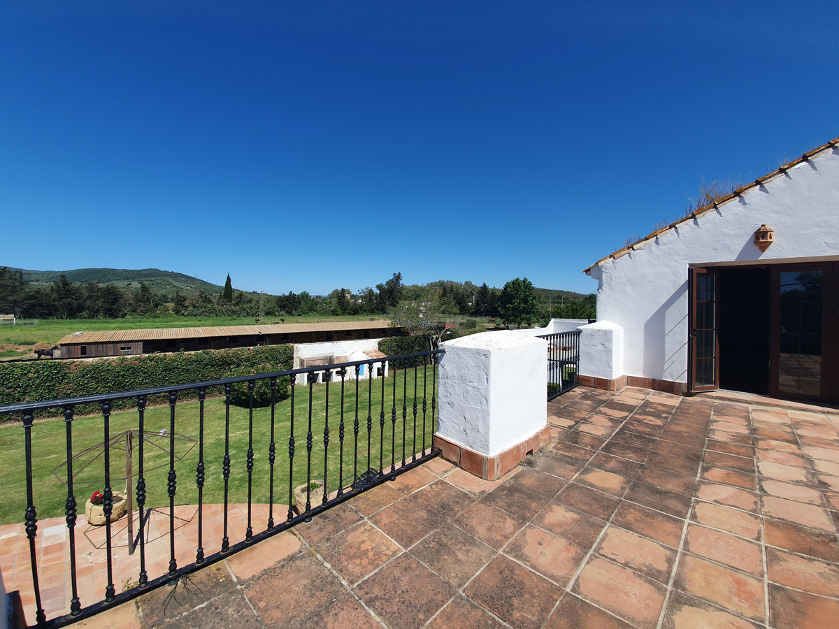 Se vende Finca - Cortijo de 11 dormitorios en Costa Del Sol, Cadiz, España