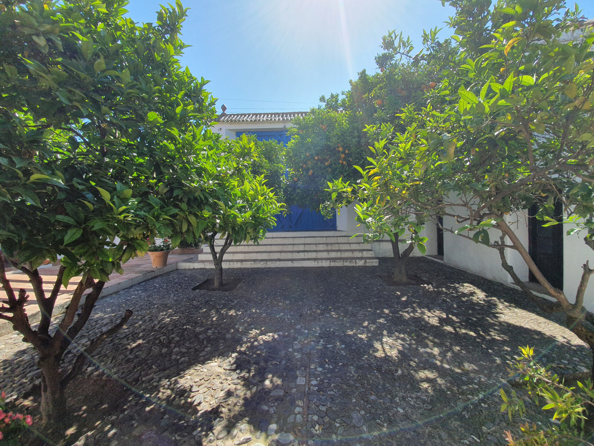Se vende Finca - Cortijo de 11 dormitorios en Costa Del Sol, Cadiz, España