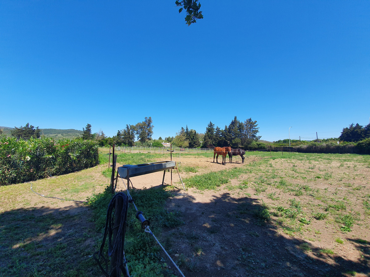 Se vende Finca - Cortijo de 11 dormitorios en Costa Del Sol, Cadiz, España