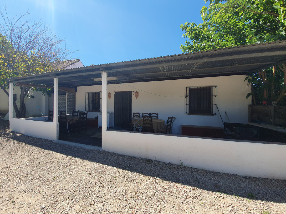 Se vende Finca - Cortijo de 11 dormitorios en Costa Del Sol, Cadiz, España