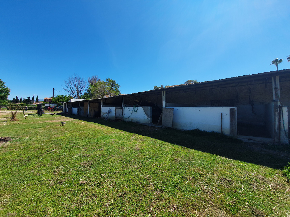 Se vende Finca - Cortijo de 11 dormitorios en Costa Del Sol, Cadiz, España