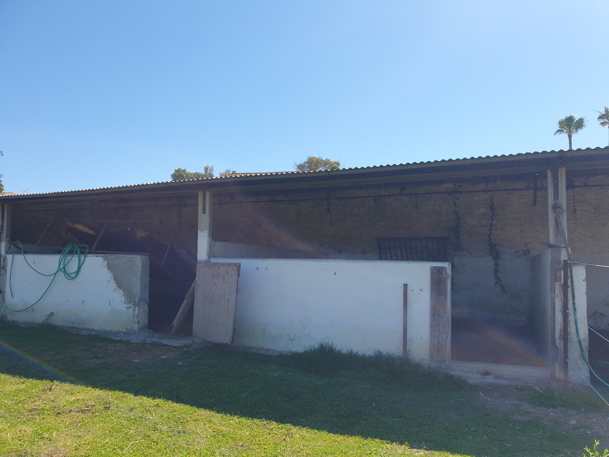 Se vende Finca - Cortijo de 11 dormitorios en Costa Del Sol, Cadiz, España