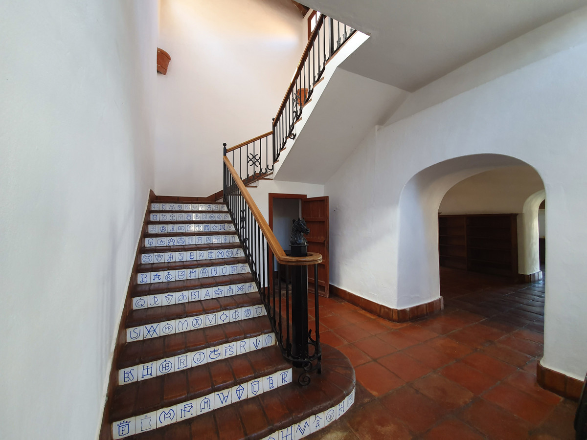 Se vende Finca - Cortijo de 11 dormitorios en Costa Del Sol, Cadiz, España