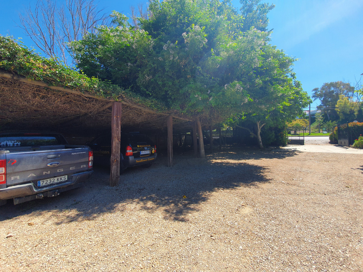 Se vende Finca - Cortijo de 11 dormitorios en Costa Del Sol, Cadiz, España