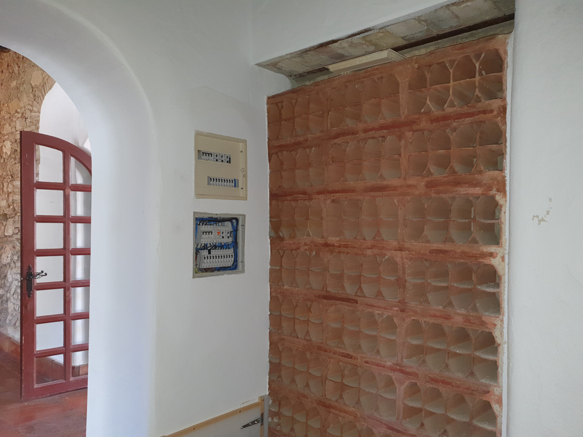 Se vende Finca - Cortijo de 11 dormitorios en Costa Del Sol, Cadiz, España