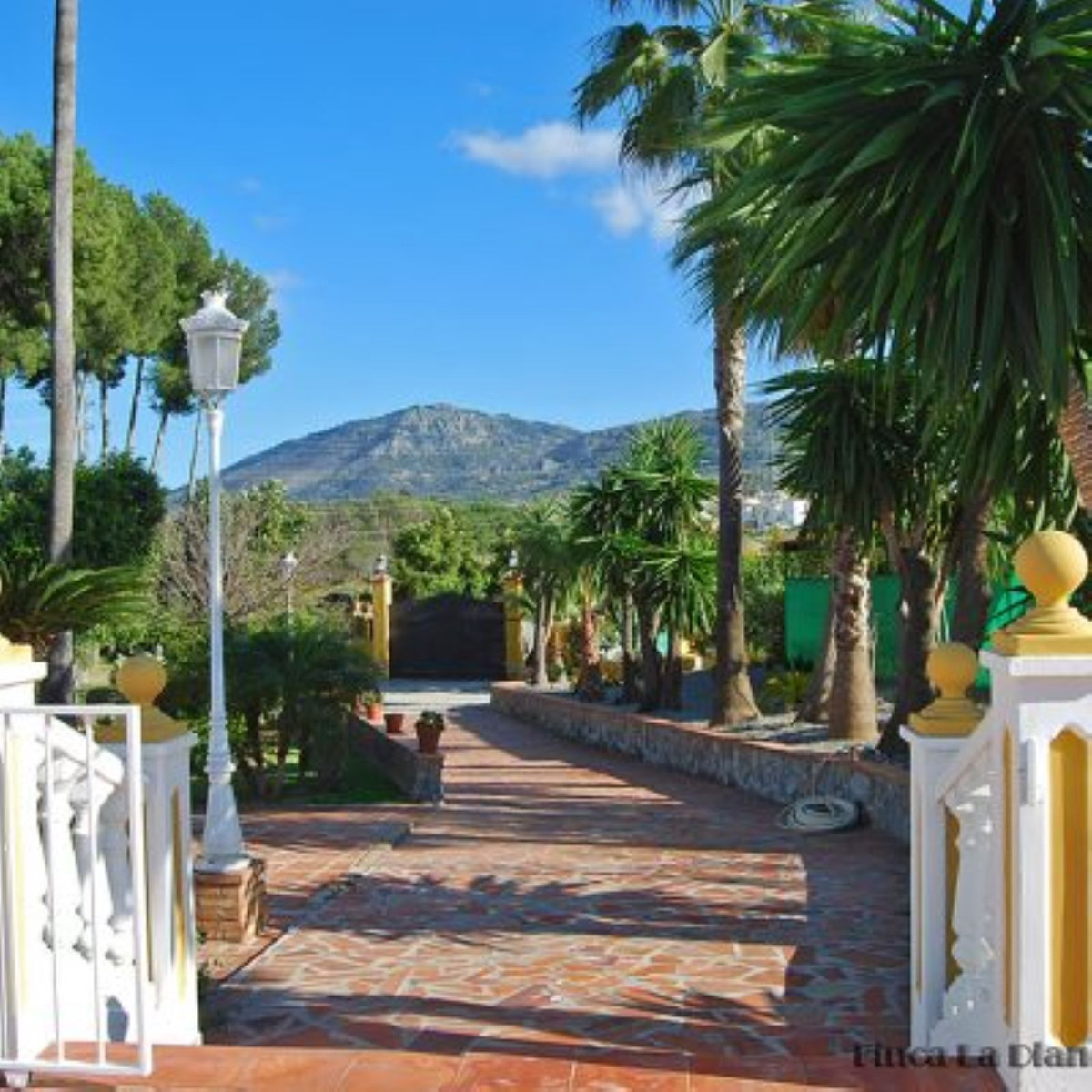 5 Bed Townhouse for sale in Alhaurín De La Torre Costa Del Sol, Málaga, Spain