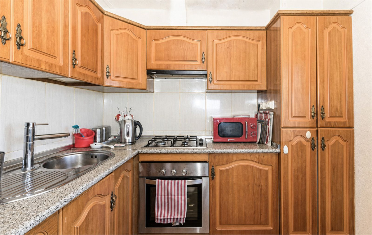 3 Bed Townhouse for sale in Estepona Costa Del Sol, Málaga, Spain
