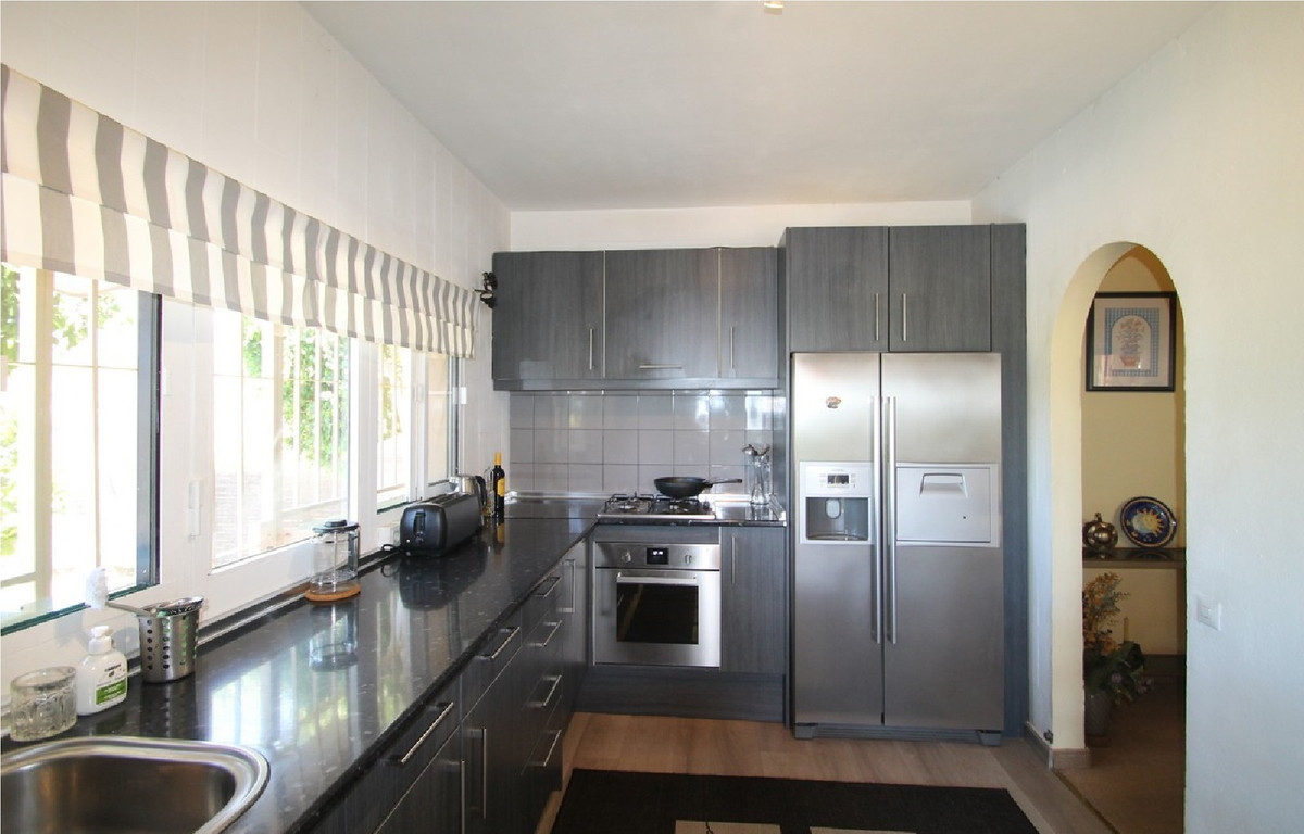 3 Bed Townhouse for sale in Estepona Costa Del Sol, Málaga, Spain