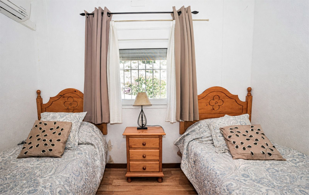 3 Bed Townhouse for sale in Estepona Costa Del Sol, Málaga, Spain