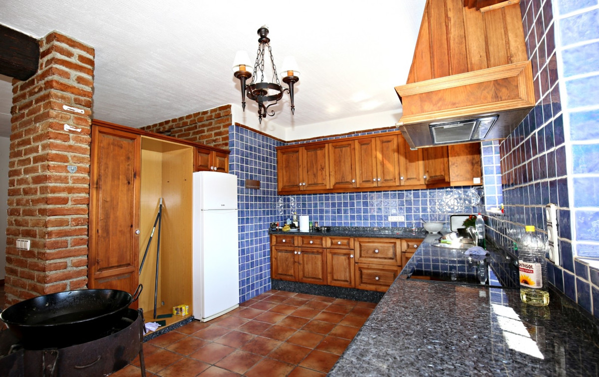 Se vende Villa - Chalet de 9 dormitorios en Costa Del Sol East, Málaga, España