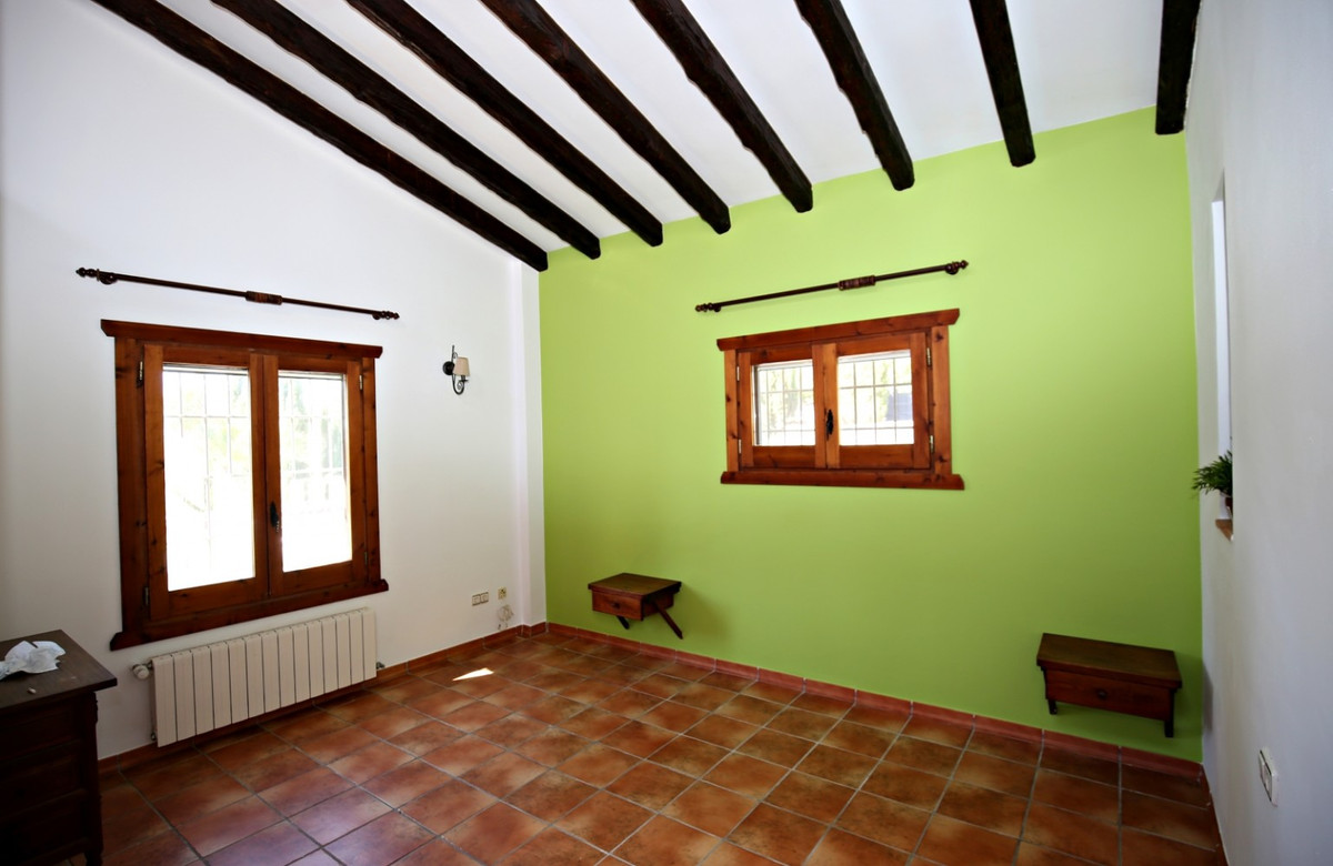 Se vende Villa - Chalet de 9 dormitorios en Costa Del Sol East, Málaga, España