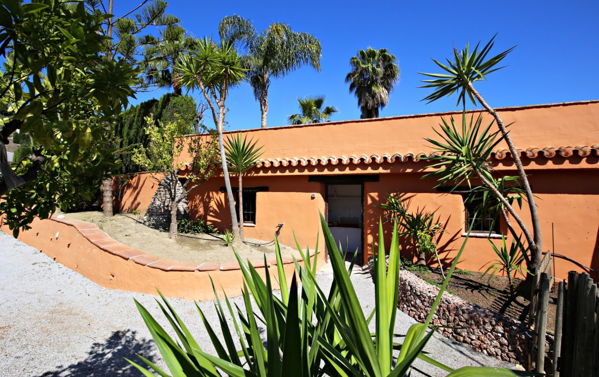 Se vende Villa - Chalet de 9 dormitorios en Costa Del Sol East, Málaga, España
