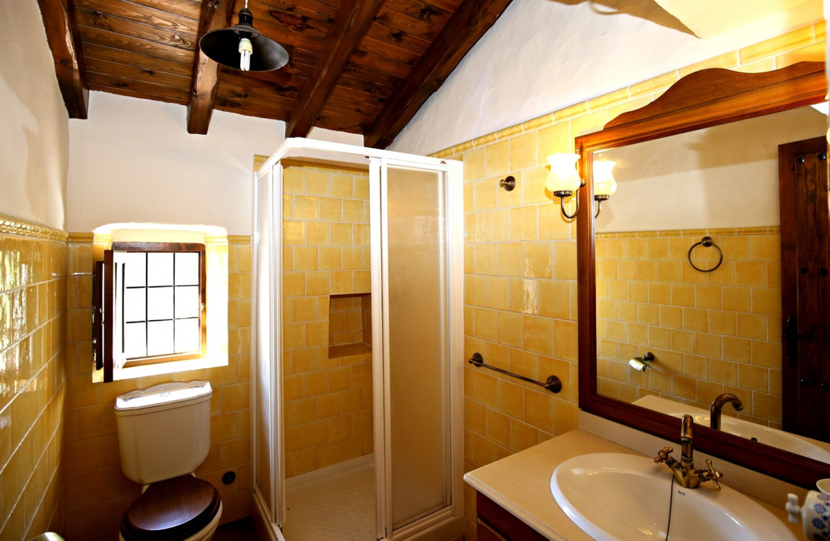 Se vende Villa - Chalet de 9 dormitorios en Costa Del Sol East, Málaga, España