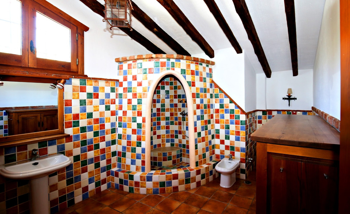 Se vende Villa - Chalet de 9 dormitorios en Costa Del Sol East, Málaga, España