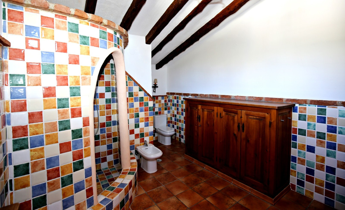Se vende Villa - Chalet de 9 dormitorios en Costa Del Sol East, Málaga, España