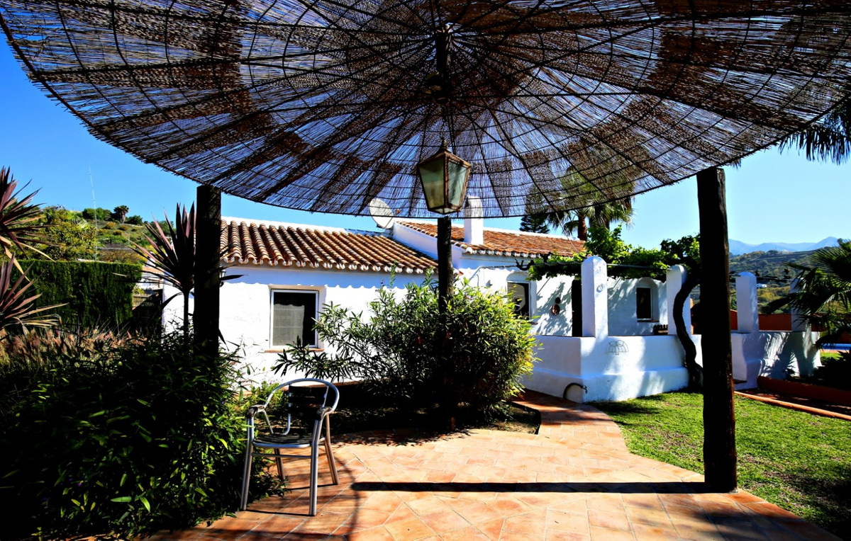 Se vende Villa - Chalet de 9 dormitorios en Costa Del Sol East, Málaga, España