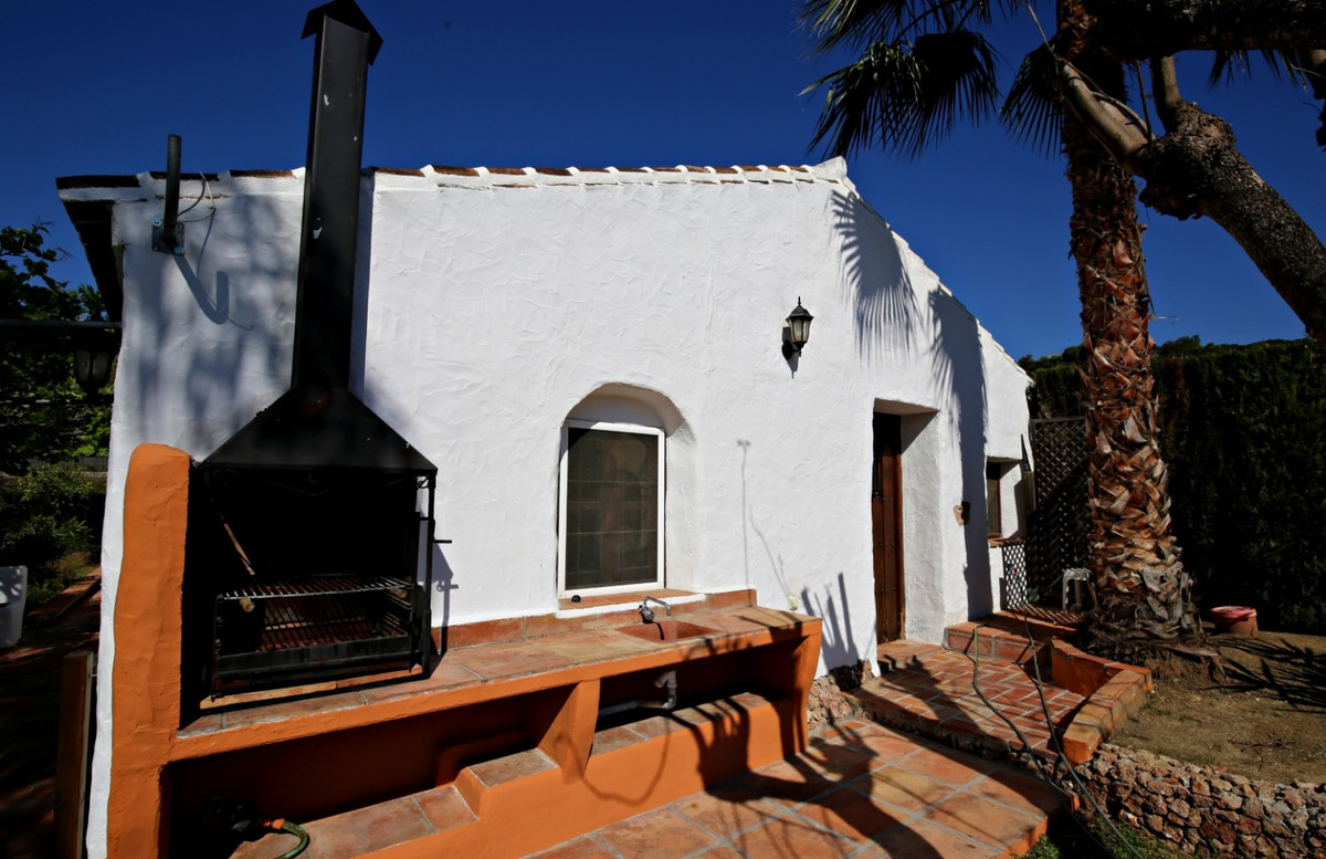 Se vende Villa - Chalet de 9 dormitorios en Costa Del Sol East, Málaga, España
