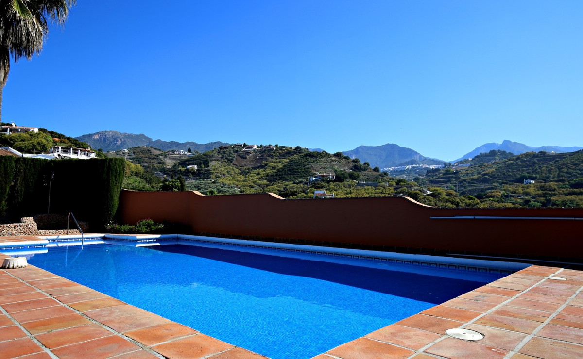 Se vende Villa - Chalet de 9 dormitorios en Costa Del Sol East, Málaga, España
