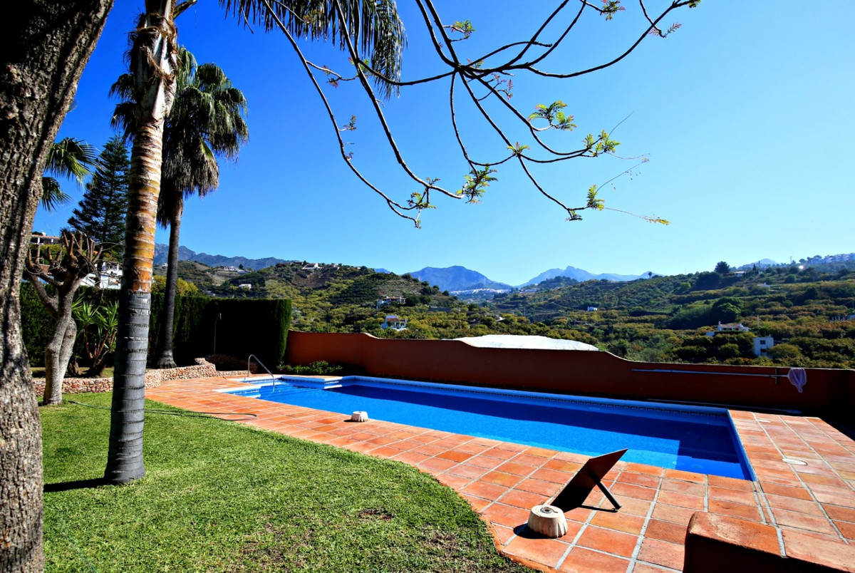 Se vende Villa - Chalet de 9 dormitorios en Costa Del Sol East, Málaga, España