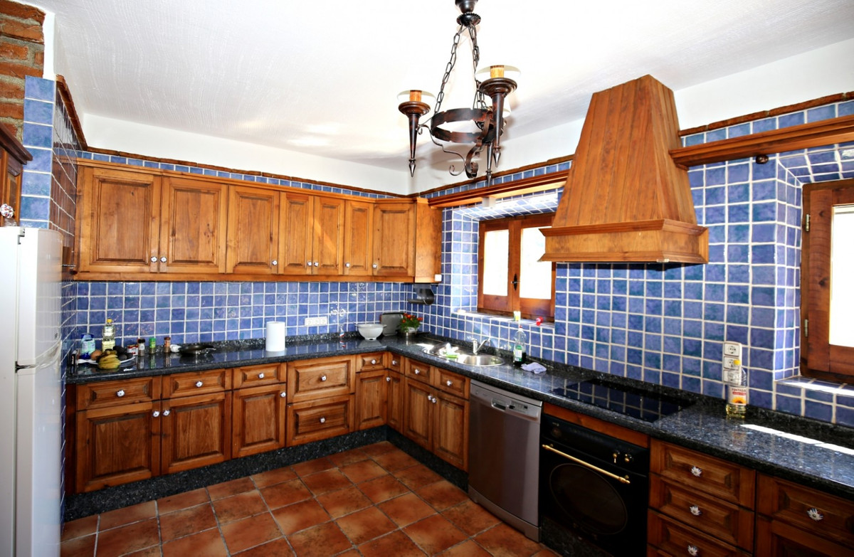 Se vende Villa - Chalet de 9 dormitorios en Costa Del Sol East, Málaga, España