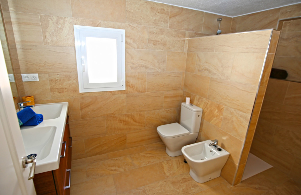 3 Bed Townhouse for sale in Caleta De Vélez Costa Del Sol East, Málaga, Spain