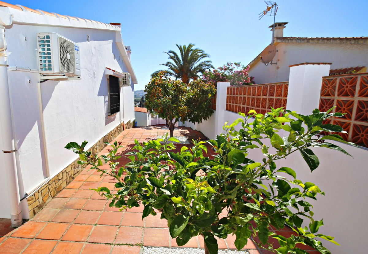 3 Bed Townhouse for sale in Caleta De Vélez Costa Del Sol East, Málaga, Spain