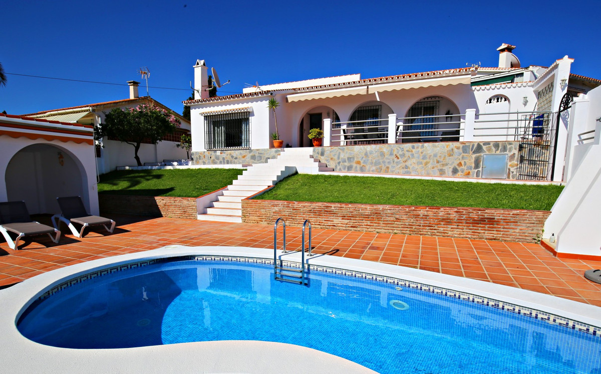 3 Bed Townhouse for sale in Caleta De Vélez Costa Del Sol East, Málaga, Spain