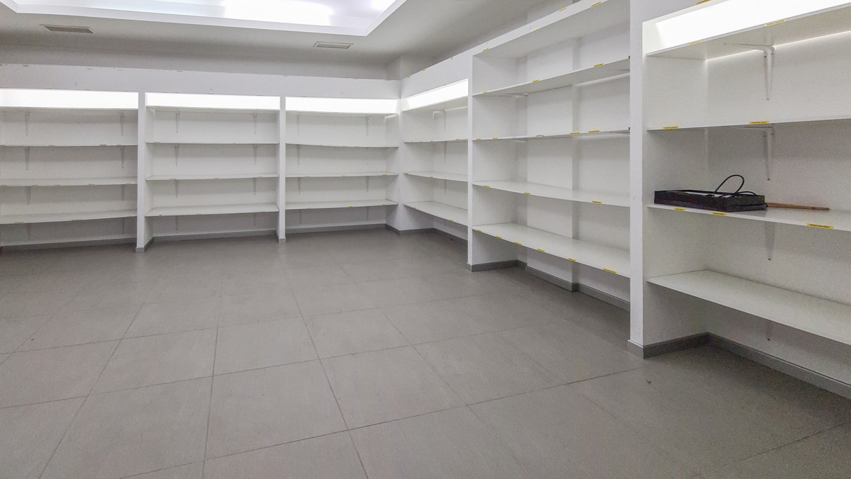 Commercial unit for sale in Marbella Costa Del Sol, Málaga, Spain