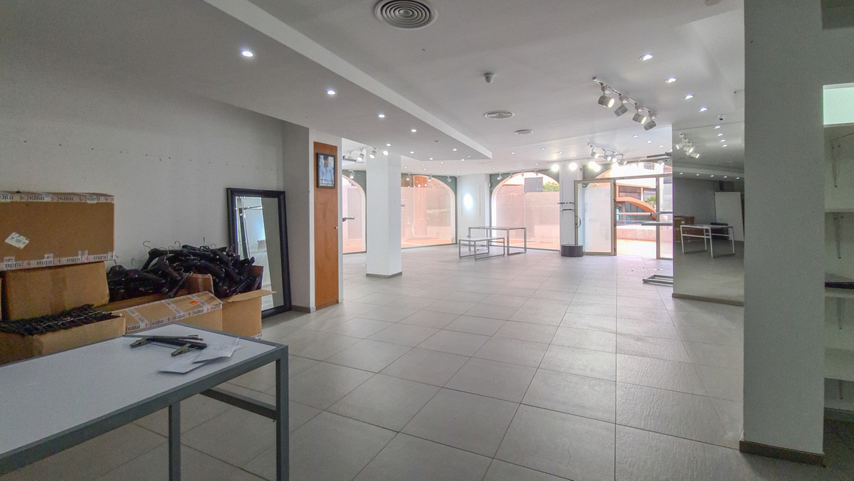 Commercial unit for sale in Marbella Costa Del Sol, Málaga, Spain